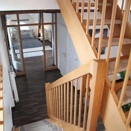 Wunderschoene Dachgeschoss - Maisonette Apartman