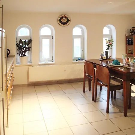 Wunderschoene Dachgeschoss - Maisonette Apartamento *