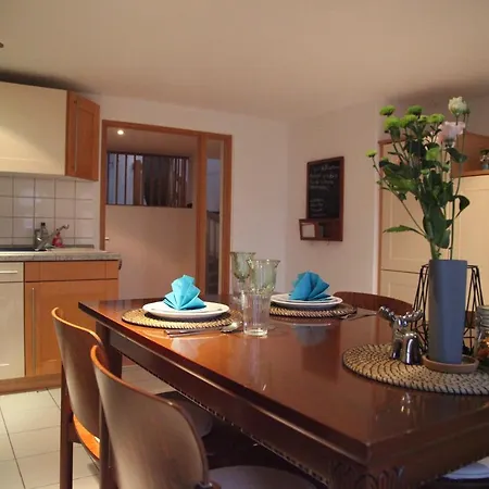 Wunderschoene Dachgeschoss - Maisonette Apartman *