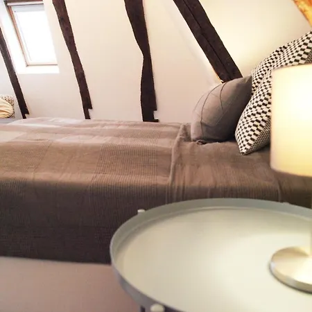 Wunderschoene Dachgeschoss - Maisonette Apartamento *